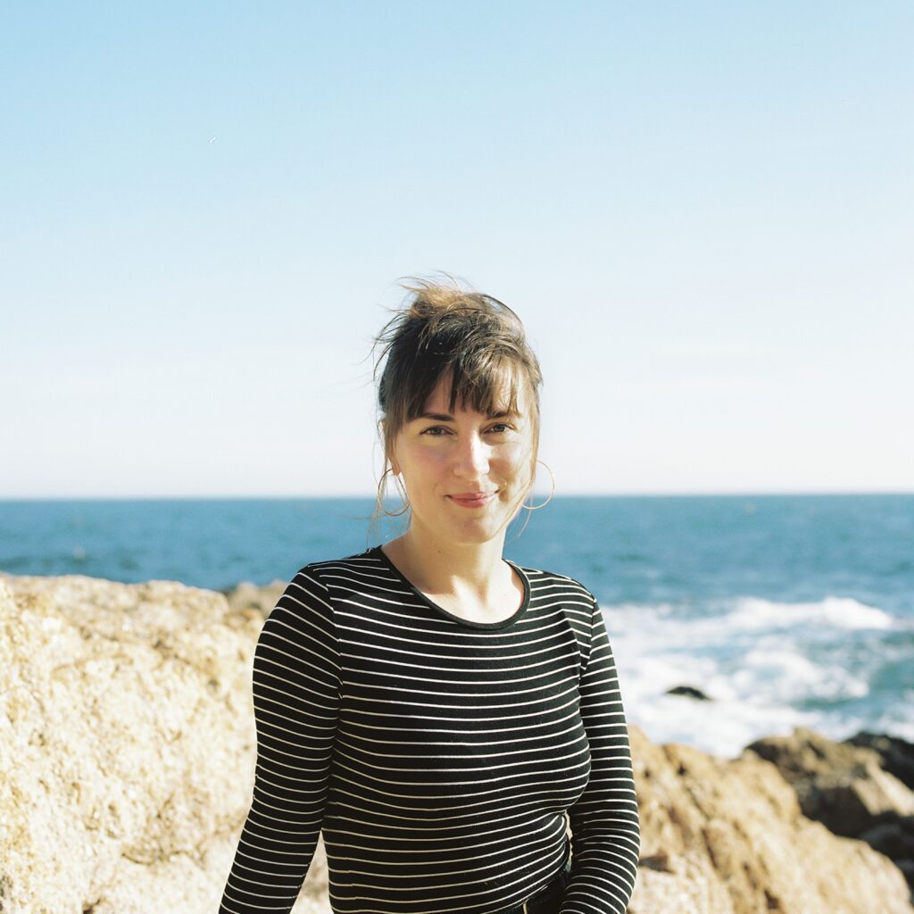 Azahara Alonso - Prologuista Fotos para el calendario astrológico del Ullal. Stop glamping en Gandía.