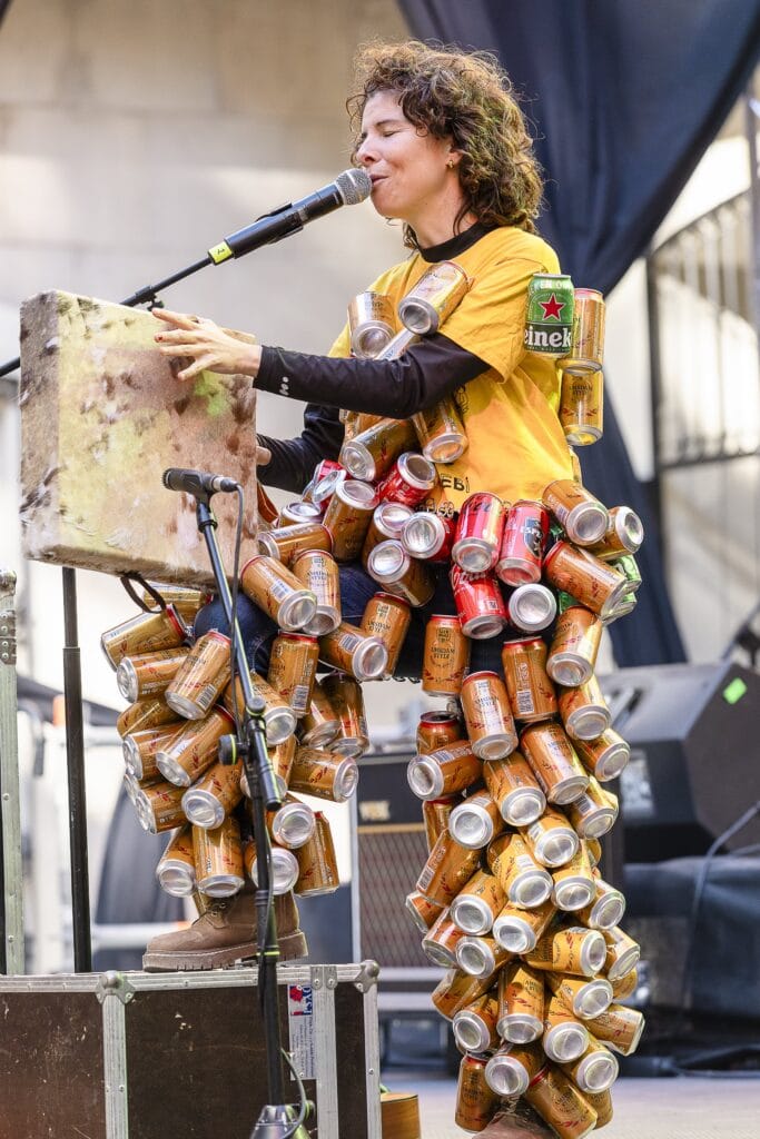 La Qris - Impulsora Fotos para el calendario astrológico del Ullal. Stop glamping en Gandía.